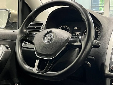 Volkswagen Polo, 2015г, передний привод, автомат