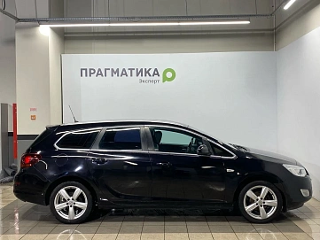 Opel Astra, 2011г, передний привод, механика