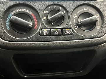 Mitsubishi Lancer, 2005г, передний привод, механика