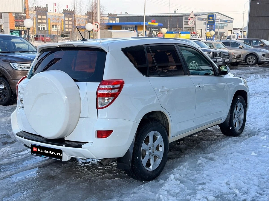 Toyota RAV4, 2011г., полный привод, вариатор