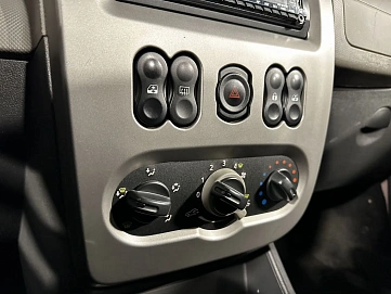 Renault Logan, 2010г, передний привод, механика