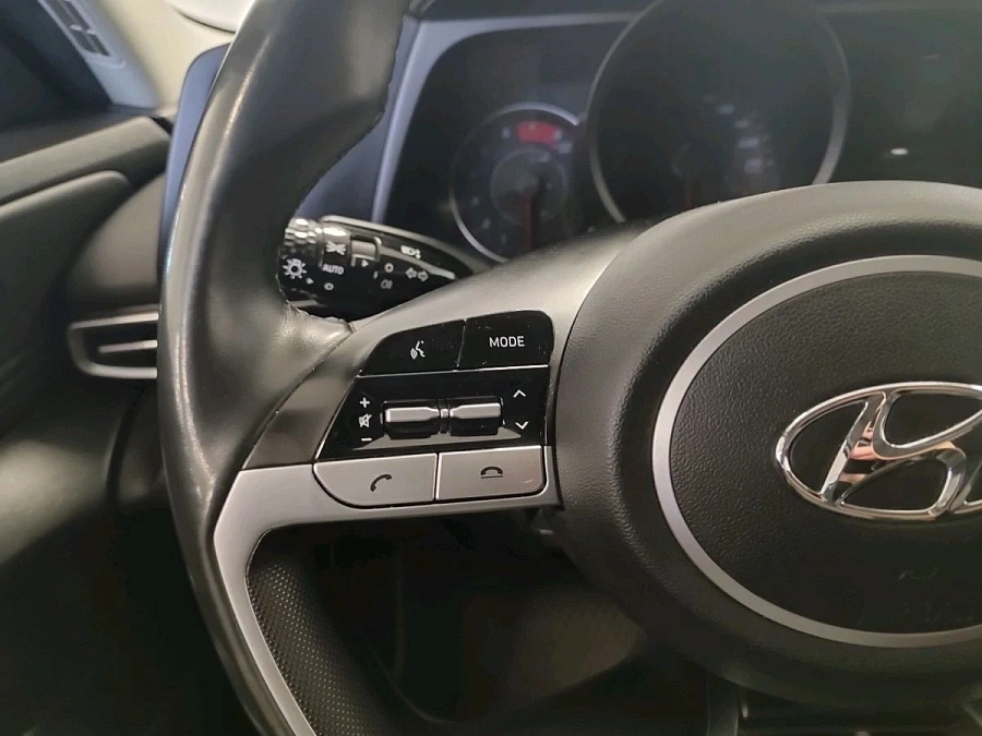 Hyundai Elantra, 2021г., передний привод, автомат