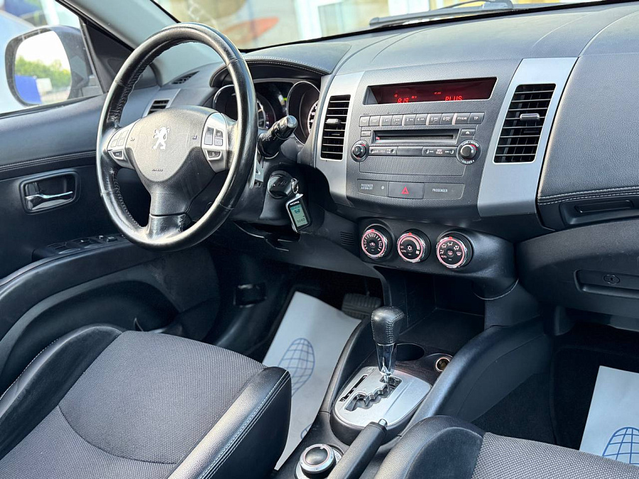 Peugeot 4007, 2011г., полный привод, вариатор