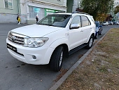 Toyota Fortuner, 2011г., полный привод, автомат