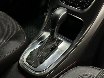 Opel Astra, 2011г, передний привод, автомат