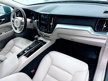 Volvo XC60, 2018г, полный привод, автомат