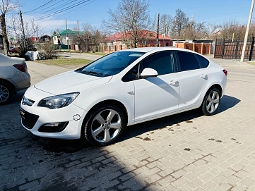 Opel Astra, 2014г, передний привод, механика