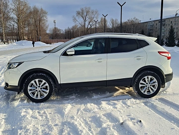 Nissan Qashqai, 2015г, полный привод, вариатор