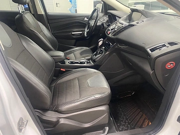 Ford Kuga, 2016г, передний привод, автомат