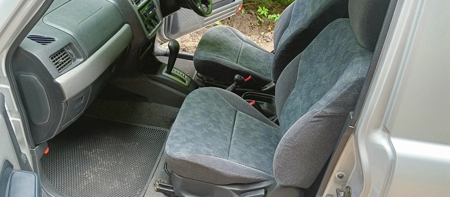 Mitsubishi Pajero iO, 2001г., полный привод, автомат