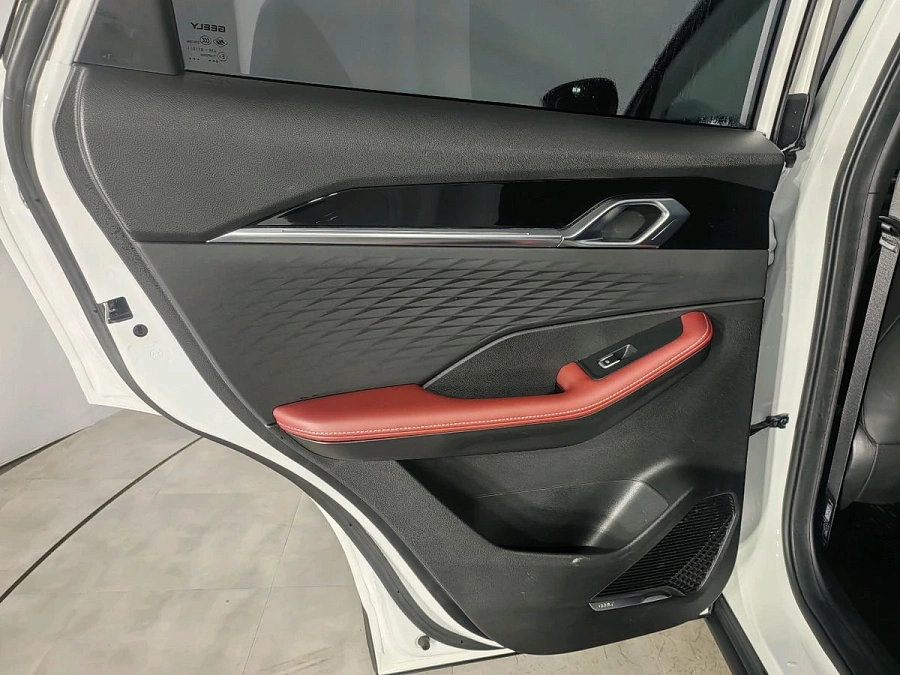 Geely Coolray, 2024г., передний привод, робот