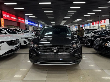 Volkswagen Tayron, 2021г, передний привод, робот