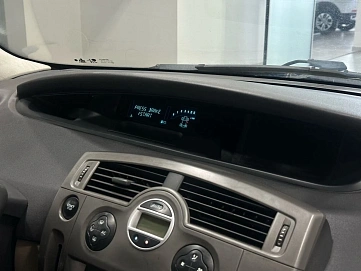 Renault Scenic, 2006г, передний привод, механика