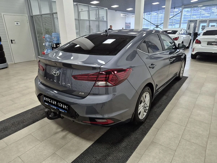 Hyundai Elantra, 2020г., передний привод, механика