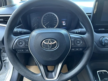 Toyota Corolla, 2022г, передний привод, вариатор