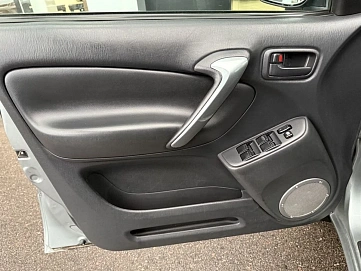 Toyota RAV4, 2004г, передний привод, автомат