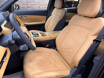 Geely Galaxy Starship 7, 2025г, передний привод, робот