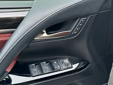 Lexus LX, 2017г, полный привод, автомат