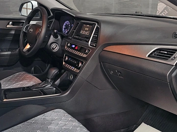 Hyundai Sonata, 2019г, передний привод, автомат