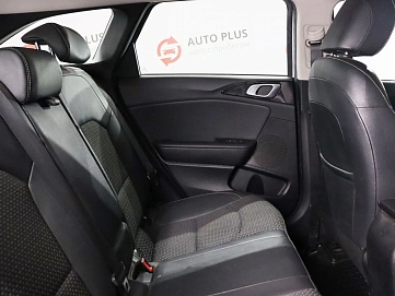 Kia Ceed, 2021г, передний привод, робот