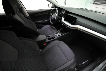 Skoda Octavia, 2021г, передний привод, автомат