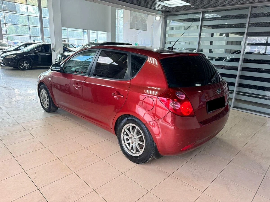 Kia Ceed, 2009г., передний привод, механика