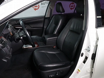 Toyota Camry, 2013г, передний привод, автомат
