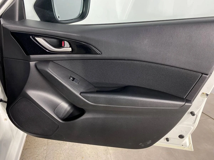 Mazda 3, 2016г., передний привод, автомат