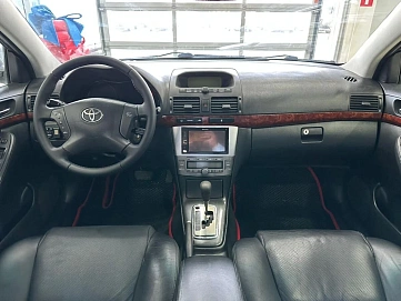 Toyota Avensis, 2004г, передний привод, автомат