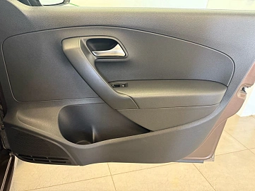 Volkswagen Polo, 2017г, передний привод, автомат