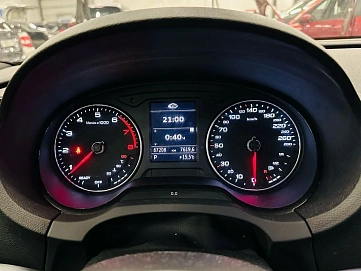 Audi A3, 2020г, передний привод, робот