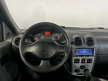Renault Logan, 2006г, передний привод, механика