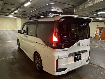 Honda Stepwgn, 2016г, передний привод, вариатор