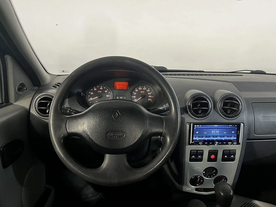 Renault Logan, 2006г., передний привод, механика