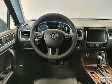Volkswagen Touareg, 2010г, передний привод, автомат
