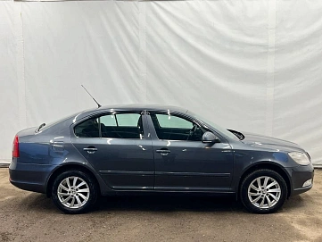 Skoda Octavia, 2010г, передний привод, робот