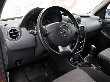 Renault Duster, 2013г, полный привод, механика