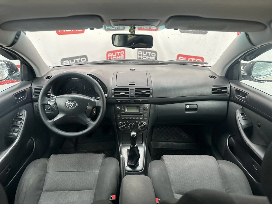 Toyota Avensis, 2008г., передний привод, механика