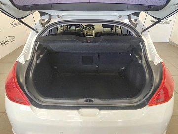 Peugeot 308, 2008г, передний привод, автомат