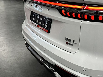 Geely Monjaro, 2024г, передний привод, автомат