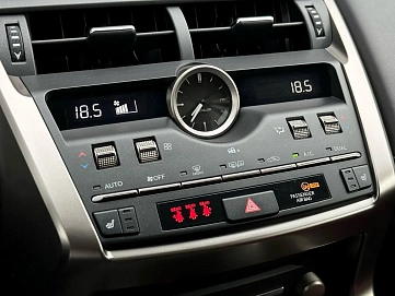 Lexus NX, 2017г, полный привод, вариатор