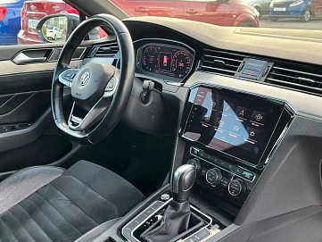 Volkswagen Passat, 2019г, полный привод, робот