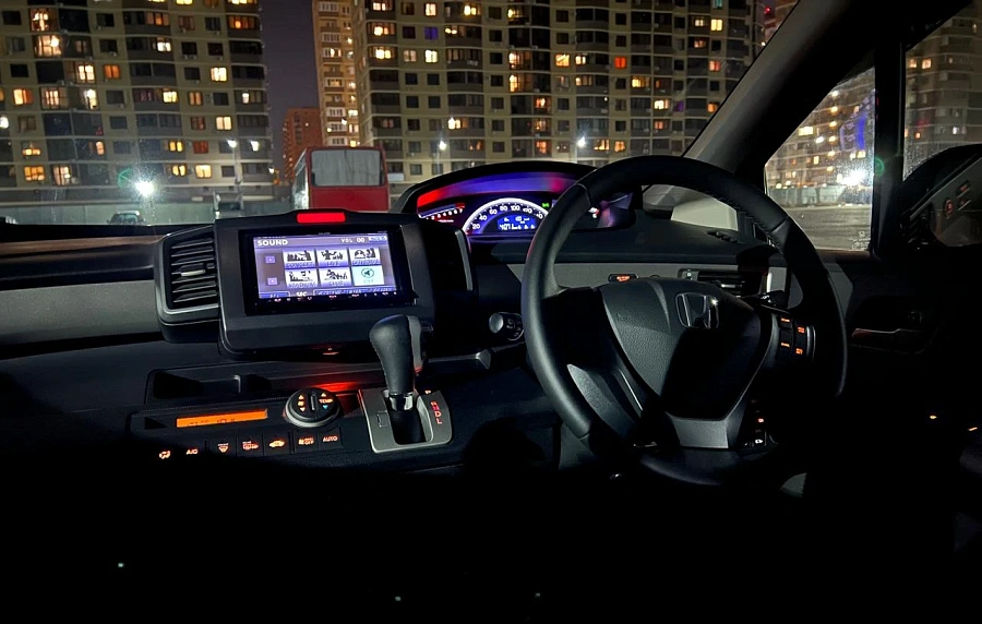 Honda Freed, 2012г., передний привод, вариатор