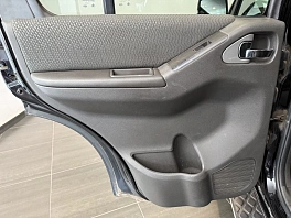 Nissan Pathfinder, 2012г, передний привод, механика