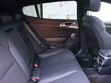 Kia Stinger, 2023г, полный привод, автомат