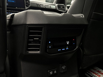 Toyota Sequoia, 2024г, полный привод, автомат