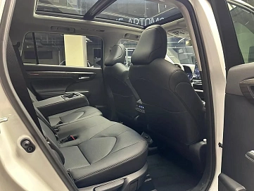 Toyota Highlander, 2025г, полный привод, автомат