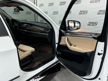 BMW X5, 2011г, передний привод, автомат