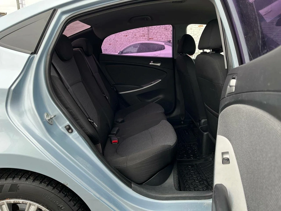 Hyundai Solaris, 2012г., передний привод, механика