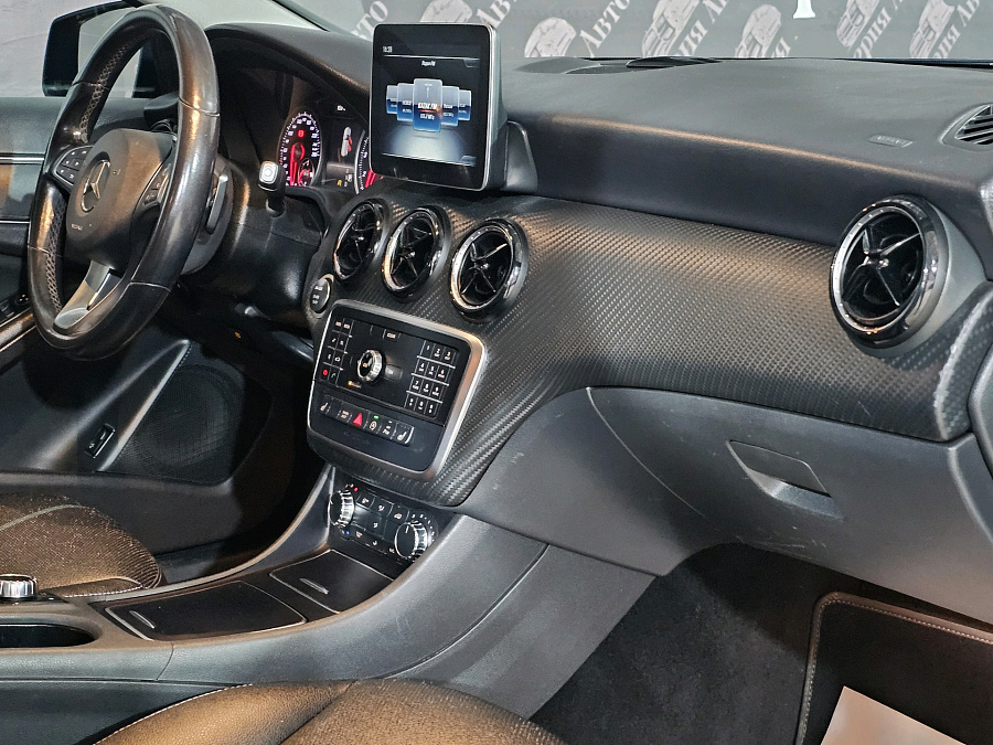 Mercedes-Benz , 2019г., передний привод, робот